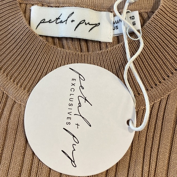 Petal & Pup NEW Milleri Long Sleeve Open Back Ribbed Dress in Camel Tan Size 6 - Picture 11 of 12